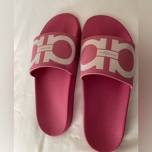 Ferragamo signature slides